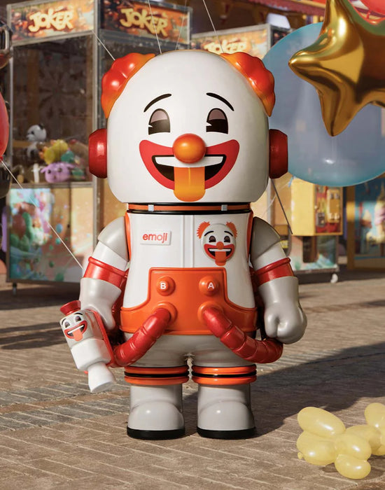 MEGA SPACE MOLLY 100% × emoji™ Series