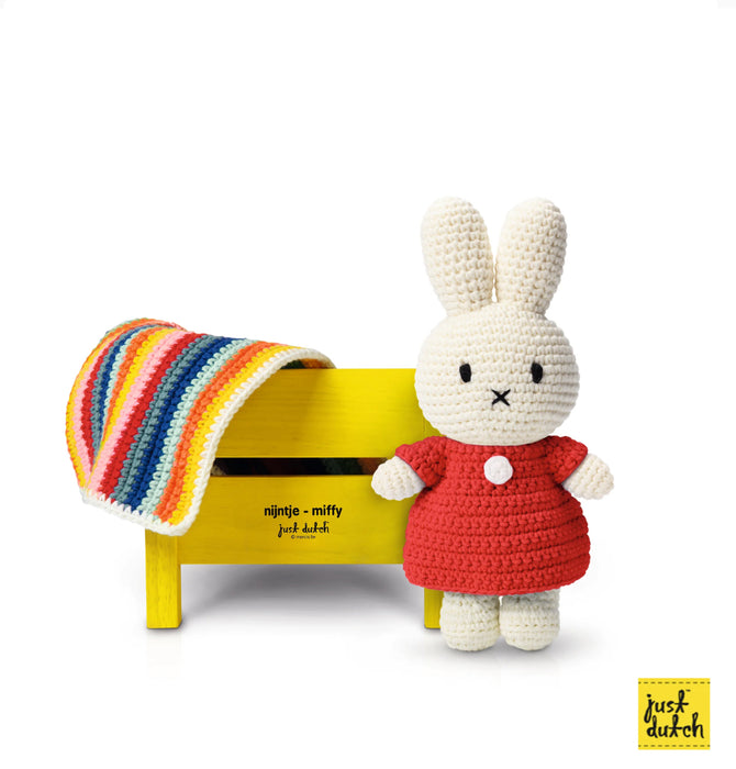 Yellow bed + handmade blanket &
mattress for Miffy and Friends