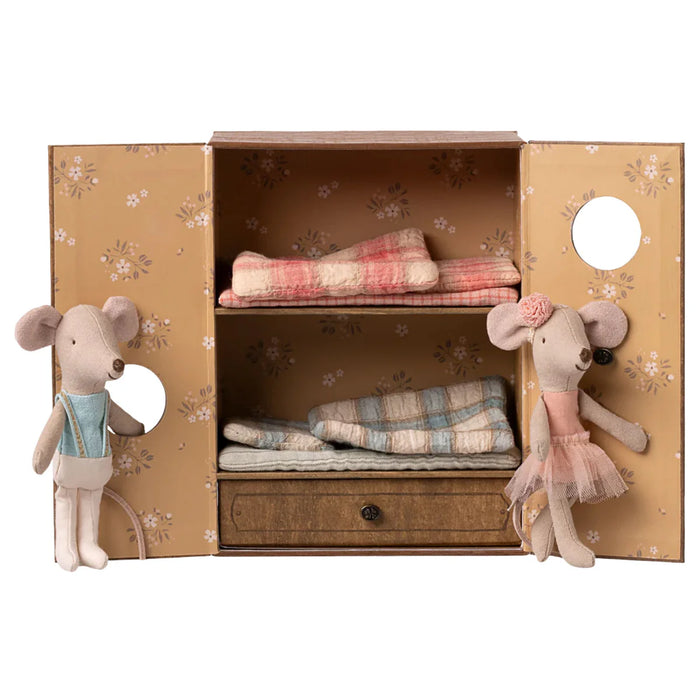 Ballet mice in dance studio, Little sister and brother