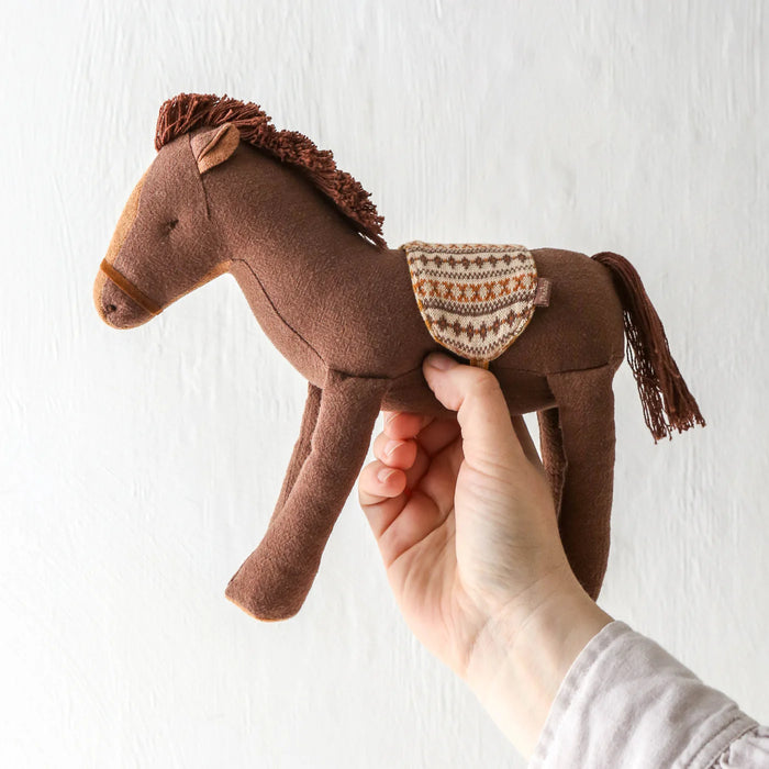 Pony, Medium