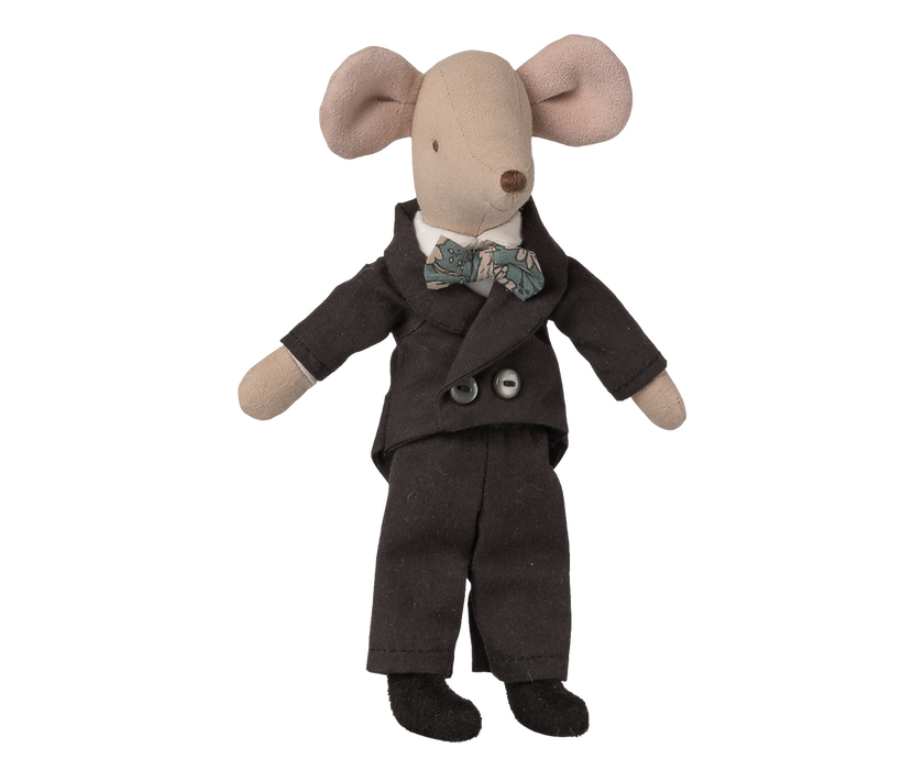 Wedding suit, Dad mouse