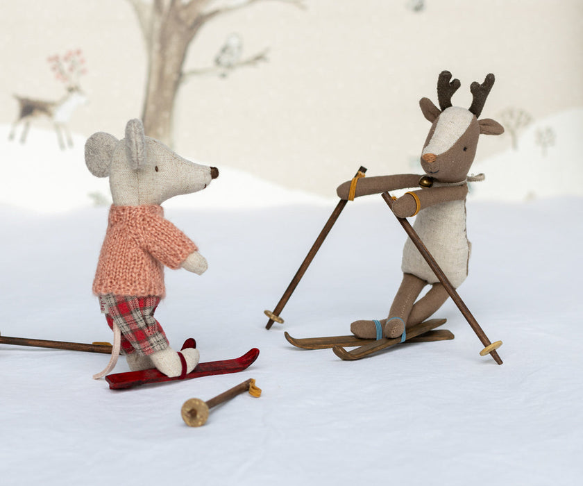 Winter mouse with ski set, Big sister